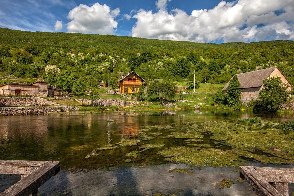 Apartment Vrilo Otočac Eksteriør bilde