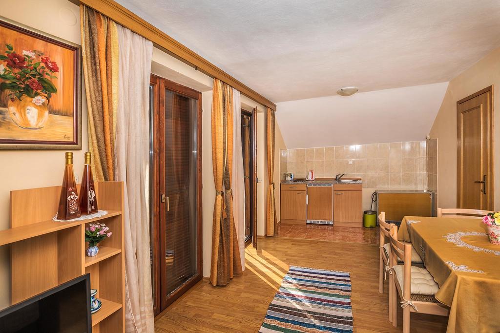 Apartment Vrilo Otočac Eksteriør bilde